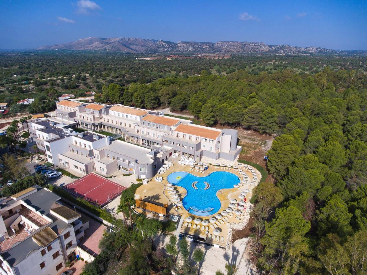 Отель Futura Club Spiagge Bianche Фонтане-Бьянке Экстерьер фото