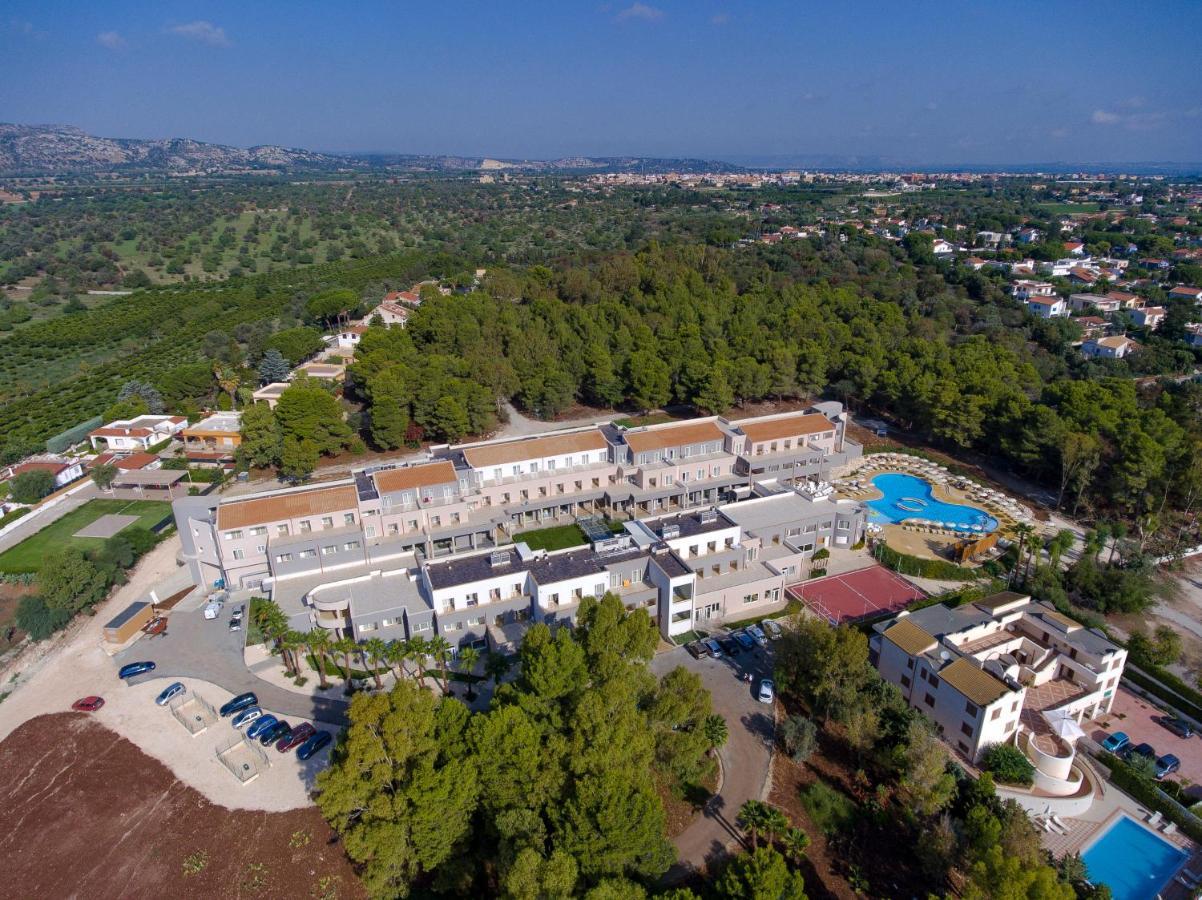 Отель Futura Club Spiagge Bianche Фонтане-Бьянке Экстерьер фото